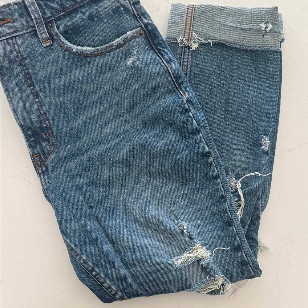 Super cute Abercrombie and finch destroyed jeans. The skinny high rise